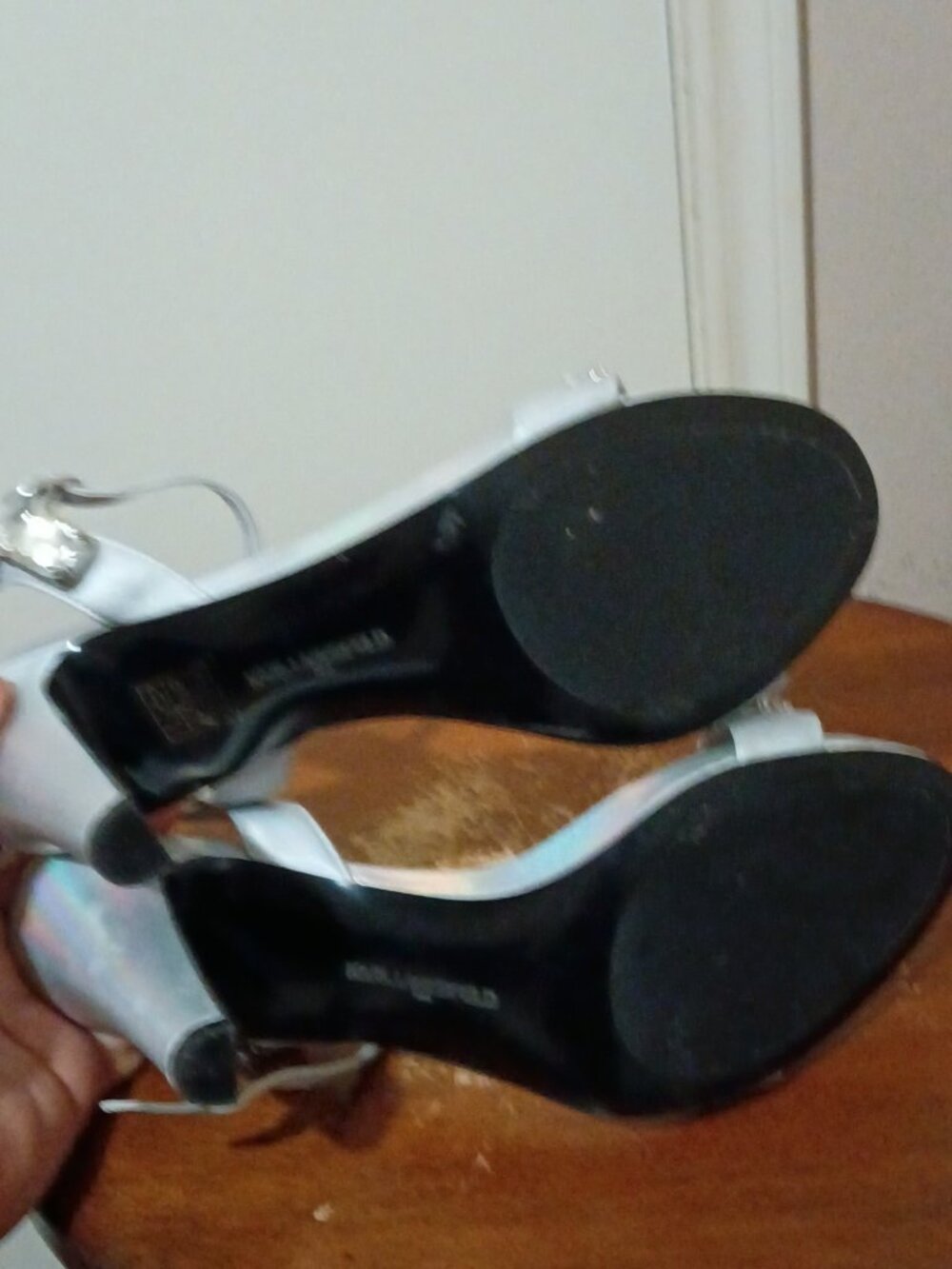 KARL LAGERFELD PARIS Claude Womens Silver Open Block Heel Heeled Sandal Sz 10M - Picture 3 of 12
